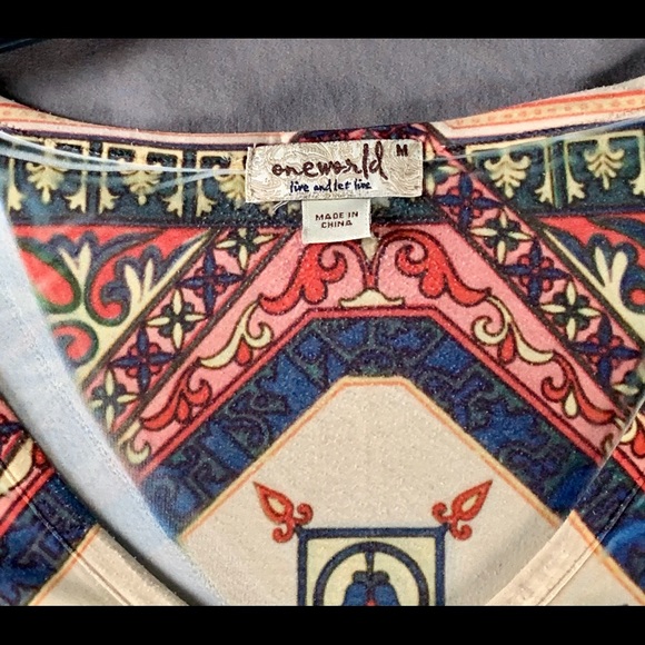 One World Blouse. GUC - Picture 7 of 10